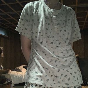 Floral tshirt with buttons!